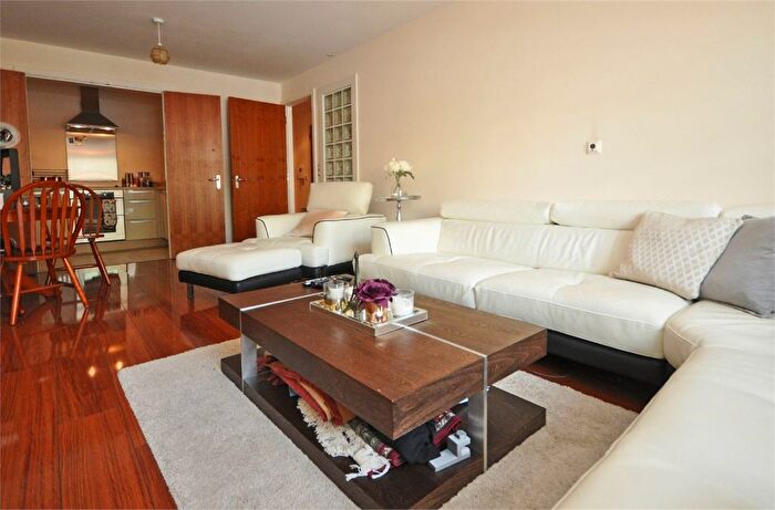 2 Bedroom Flat To Rent In Jessop Avenue, Cheltenham, GL50