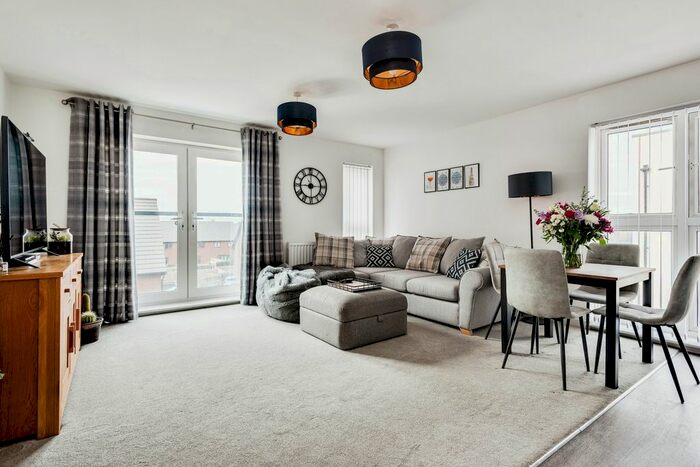 2 Bedroom Flat For Sale In Furrow Crescent, Curbridge, Witney, Oxfordshire, OX29