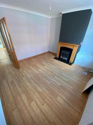 4 Bedroom Terraced House To Rent In Carlingford Road, Hucknall, Nottingham, NG15