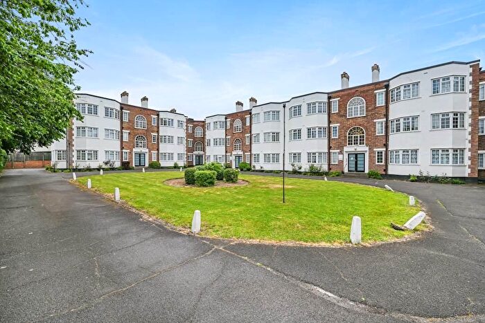 2 Bedroom Flat For Sale In Church Lane, London, NW9