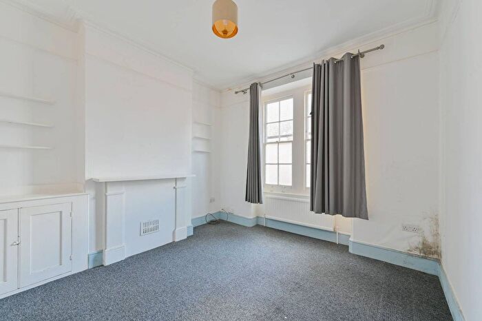 4 Bedroom Property For Sale In Nelsons Row, Clapham, London, SW4