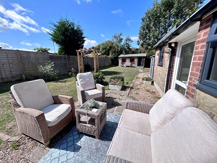 3 Bedroom Semi-Detached House For Sale In Warlands Lane, Newport, PO30