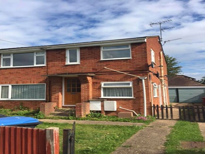 2 Bedroom Flat To Rent In Homestead Road, Hatfield, Hertfordshire, AL10