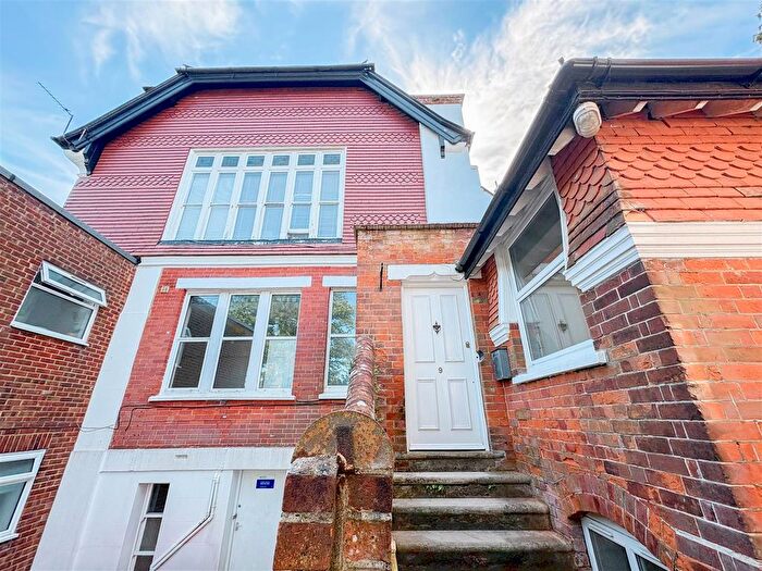 2 Bedroom Maisonette To Rent In Chowns Hill, Hastings, TN35