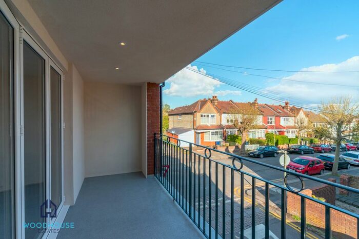 2 Bedroom Flat To Rent In Friern Barnet Road, London, N11