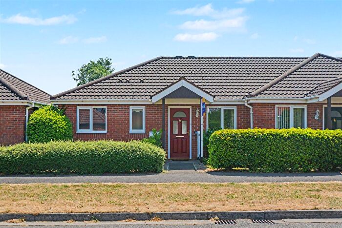 2 Bedroom Terraced Bungalow For Sale In Cranfleet Way, Long Eaton, NG10