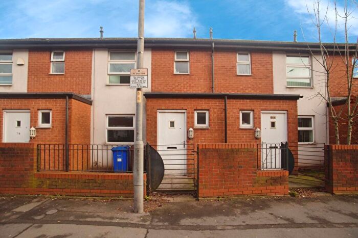 3 Bedroom Terraced House For Sale In Dean Lane, Manchester, M40