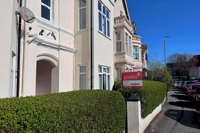 Flat To Rent In Bournemouth, BH5