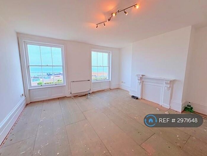 2 Bedroom Flat To Rent In Regency Court, Ramsgate, CT11