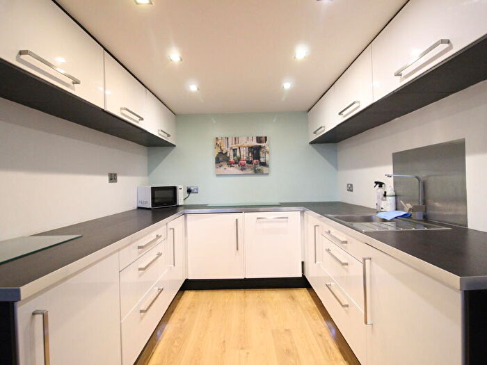 2 Bedroom Apartment To Rent In Speirs Wharf, Glasgow, G4