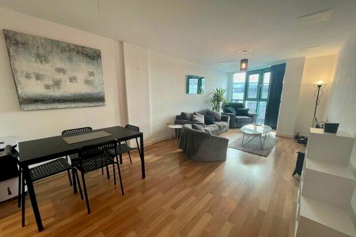 1 Bedroom Flat To Rent In The Crescent, Plymouth, PL1