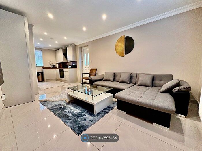 1 Bedroom Terraced House To Rent In Smiths Lane, Windsor, SL4