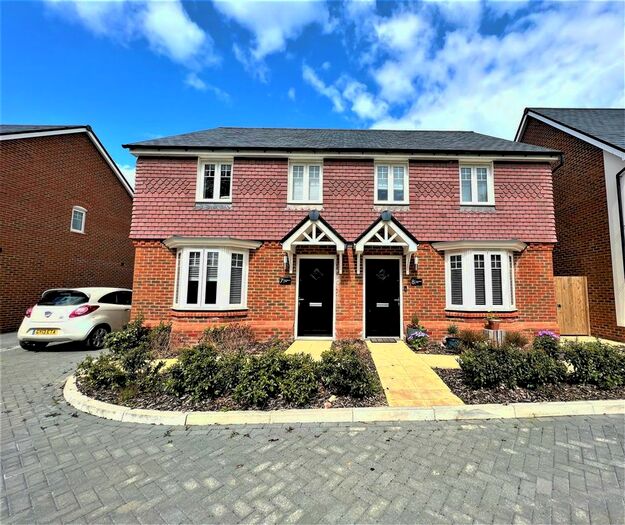 3 Bedroom Semi-Detached House To Rent In Gracelands Drive, Bexhill-On-Sea, TN39