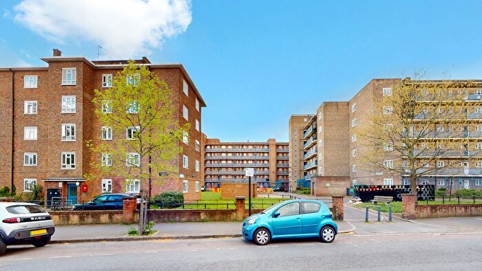 3 Bedroom Flat For Sale In Woolridge Way, London, E9