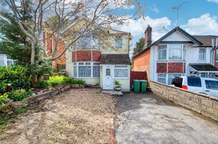 3 Bedroom Detached House For Sale In Bitterne Road, Bitterne Village, Southampton, Hampshire, SO18