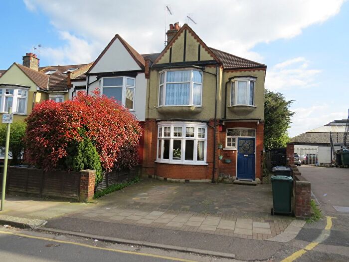 1 Bedroom Flat To Rent In Finchley Park, North Finchley, N12