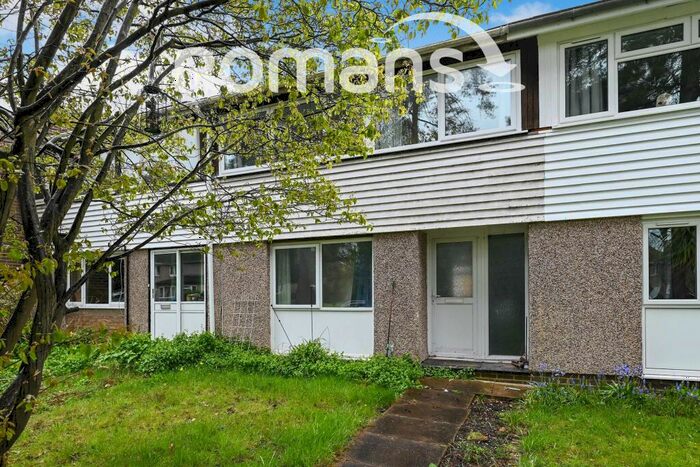 3 Bedroom Terraced House To Rent In Uffington Drive, RG12