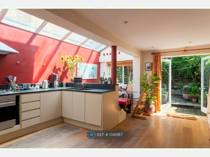 2 Bedroom Terraced House To Rent In Durant Street, London, E2