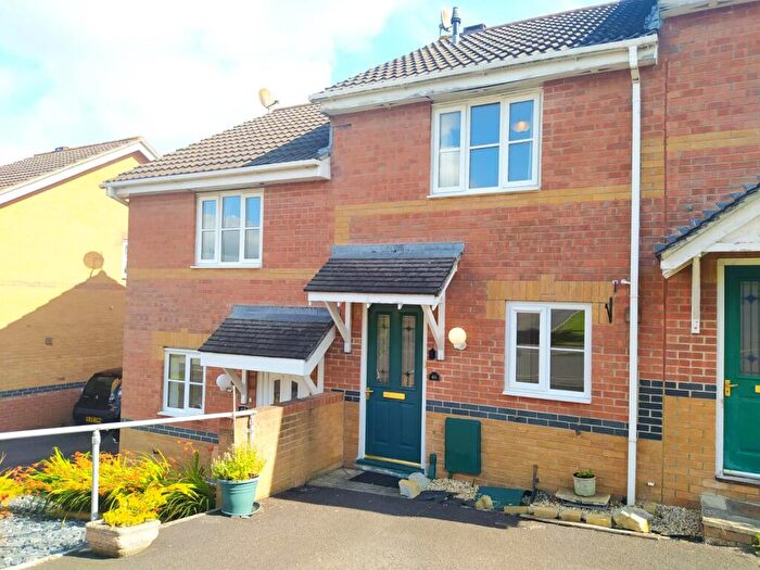 2 Bedroom House To Rent In Moorland Road, Street, BA16