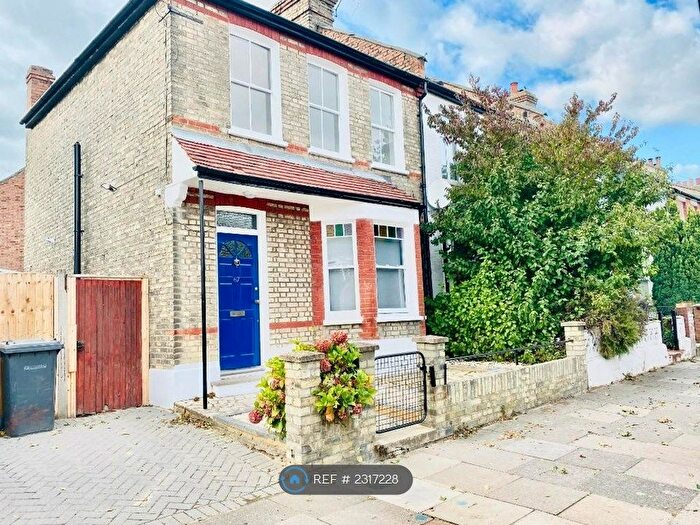 3 Bedroom End Of Terrace House To Rent In Eldon Road, London, N22