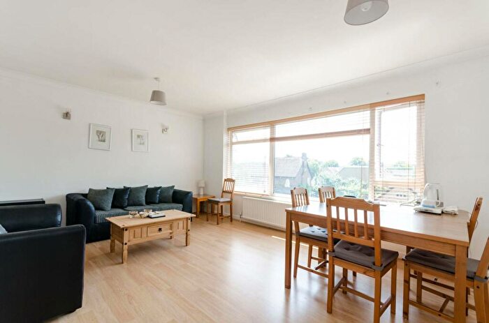 2 Bedroom Flat To Rent In Anglesea Road, Kingston, Kingston Upon Thames, KT1