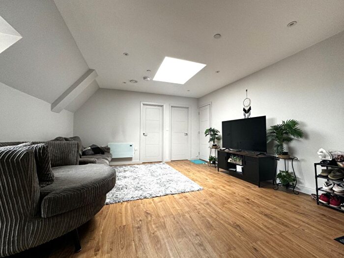 2 Bedroom Flat To Rent In Calverley Road, Tunbridge Wells, TN1