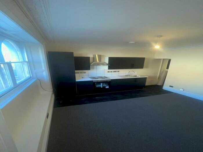 2 Bedroom Maisonette To Rent In Whiteladies Road, Clifton, Bristol, BS8