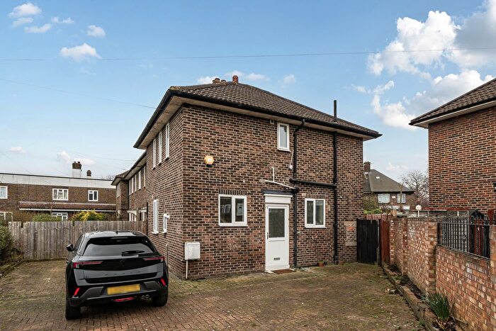 3 Bedroom End Terrace House For Sale In Brookehowse Road, London, SE6