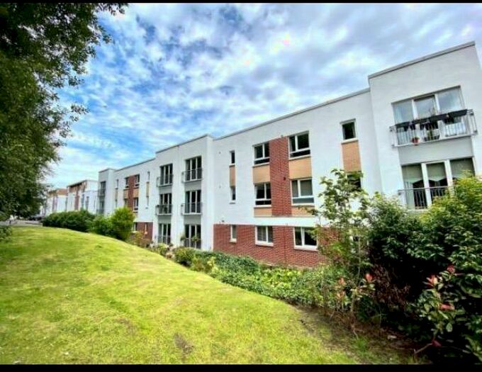 3 Bedroom Flat To Rent In Canniesburn Quadrant, Bearsden, G61