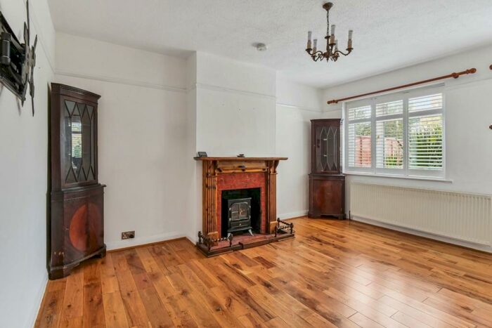 3 Bedroom Semi-Detached House To Rent In The Rise, South Croydon, CR2