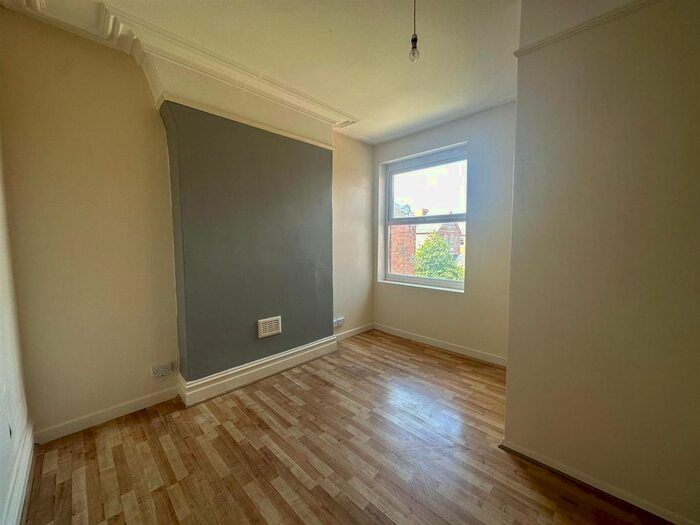 2 Bedroom Flat To Rent In Highfield Park, Rhyl, LL18