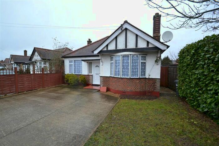 3 Bedroom Bungalow To Rent In Hamilton Road, Feltham, TW13