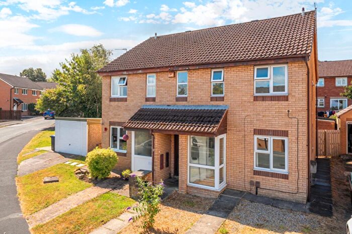 1 Bedroom Flat For Sale In Comfrey Close, Harrogate, HG3