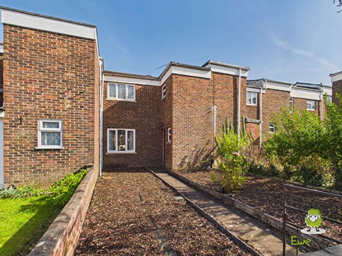 3 Bedroom Terraced House For Sale In Shelley Close, Basingstoke, Hampshire, RG24