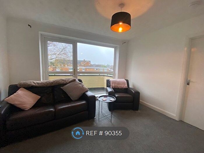 2 Bedroom Flat To Rent In Ravendale Drive, Lincoln, LN2