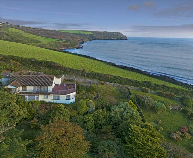 3 Bedroom Detached House For Sale In Carne Side, Carne Beach, Veryan, TR2