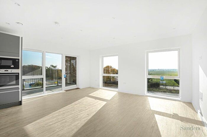 2 Bedroom Flat To Rent In Marleigh Avenue, Cambridge, Cambridgeshire, CB5