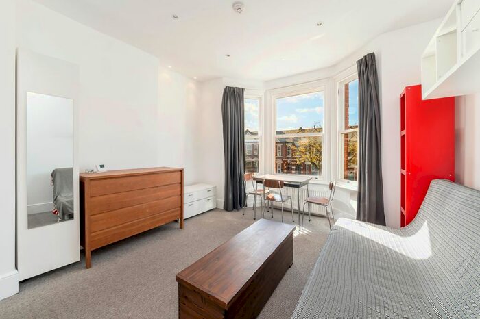 1 Bedroom Flat To Rent In Yewfield Road, London, NW10