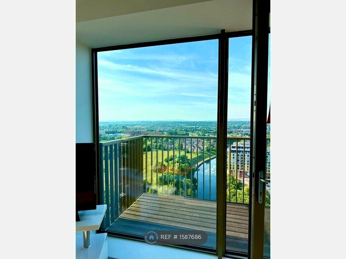 2 Bedroom Flat To Rent In Local Crescent, Manchester, M5