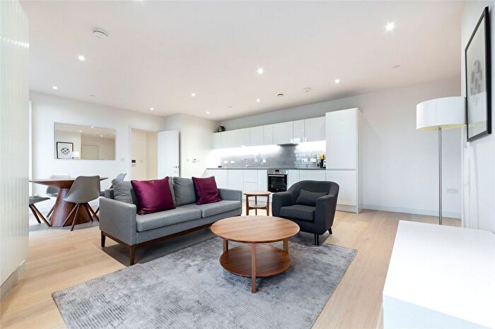 2 Bedroom Flat For Sale In Mercier Court, Starboard Way, London, E16