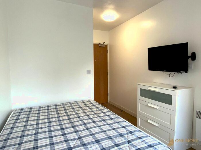 1 Bedroom Studio To Rent In Chapel Street, Salford, M3