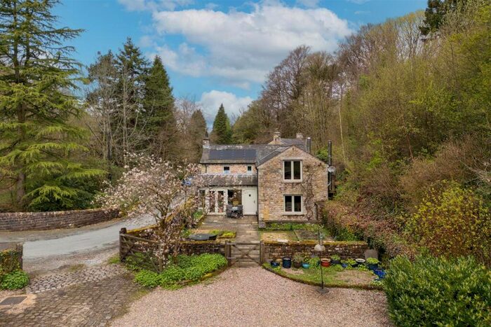 3 Bedroom Barn Conversion For Sale In Mill Bridge Barn, Tatham, LA2