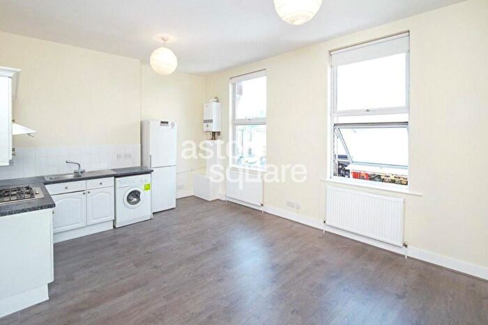 1 Bedroom Flat To Rent In Brent Street, London, NW4