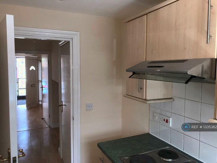 1 Bedroom Flat To Rent In Stone Pillar Court, Stoke-On-Trent, ST1