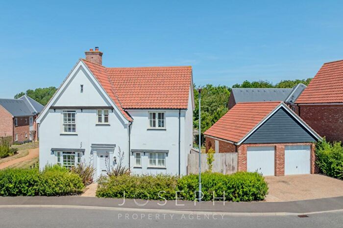 4 Bedroom Detached House For Sale In Roe Deer Drive, Capel St. Mary, IP9