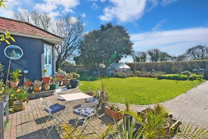 6 Bedroom Detached Bungalow For Sale In Park Lane, Selsey, West Sussex, PO20