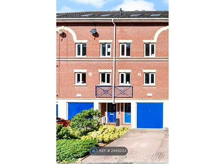 4 Bedroom Terraced House To Rent In Applecross Close, Rochester, ME1