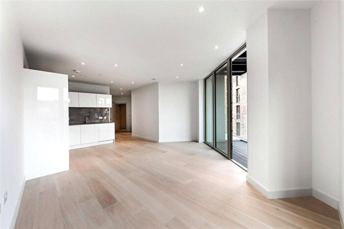 3 Bedroom Apartment For Sale In Schooner Road, Royal Wharf, E16