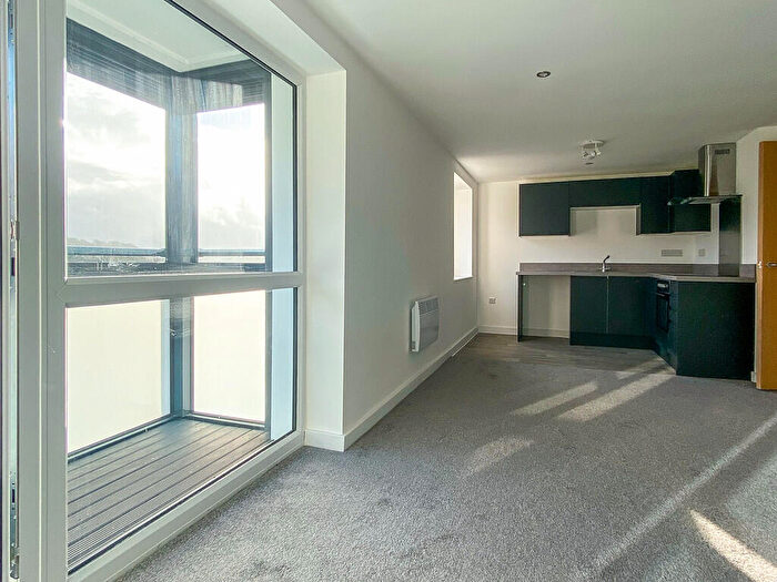 1 Bedroom Apartment To Rent In Wheatley Court, Halifax, HX2