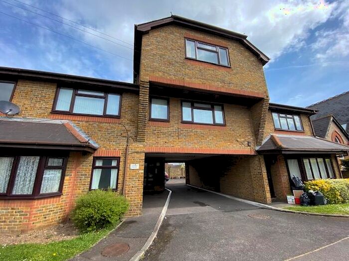 2 Bedroom Apartment To Rent In High Street, Rainham, Gillingham, ME8